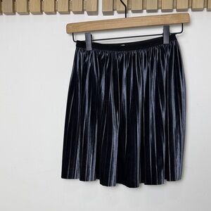 Zara Girls Velvet Pleated Skirt Size 11/12 EUC